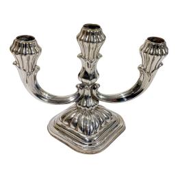 961 - CANDELABRO DE PLATA DE MEDIADOS DE SIGLO XX