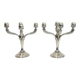 1046 - PAREJA DE CANDELABROS EN PLATA DE MEDIADOS DEL S.XX