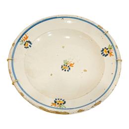 758 - PLATO EN CERAMICA DE ALCORA DEL SIGLO XIX