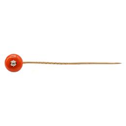 90 - ALFILER DE CORBATA CON CORAL Y DIAMANTE, DEL S.XIX