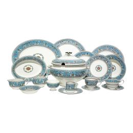 94 - CONJUNTO DE PIEZAS DE VAJILLA WEDGWOOD