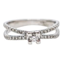 17 - ANILLO CON BRILLANTES