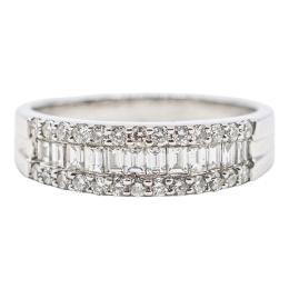 25 - ANILLO CON DIAMANTES