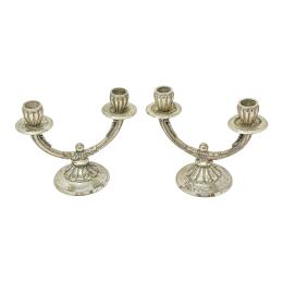 762 - PAREJA DE CANDELABROS DE PLATA DE MEDIADOS DEL S.XX