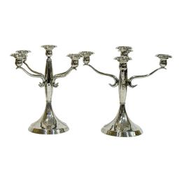 763 - PAREJA DE CANDELABROS EN PLATA  DEL ÚLTIMO CUARTO DEL S.XX