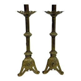 219 - PAREJA DE CANDELEROS DE IGLESIA