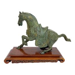 447 - FIGURA DE CABALLO DE BRONCE DE LA SEGUNDA MITAD DE S. XX