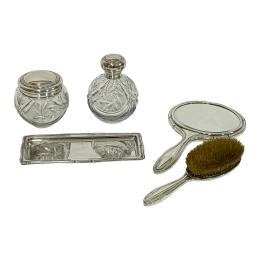 757 - JUEGO DE TOCADOR DE PLATA DE MEDIADOS S. XX