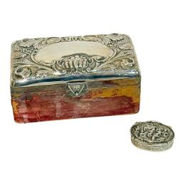 707 - CAJA JOYERO Y PEQUEÑO PASTILLERO EN PLATA PRIMER TERCIO S.XX