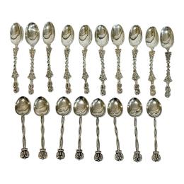 728 - CONJUNTO DE CUCHARITAS EN PLATA DE MEDIADOS DEL S.XX