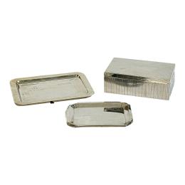 749 - DOS PEQUEÑAS SALVILLAS Y CAJITA CIGARRERA EN PLATA