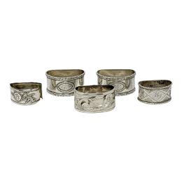 805 - CONJUNTO DE ARGOLLAS EN PLATA DEL PRIMER TERCIO DEL S.XX