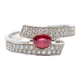 48 - ANILLO CON RUBÍ Y BRILLANTES