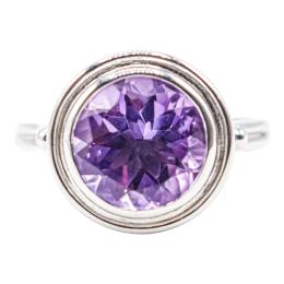 98 - ANILLO SOLITARIO CON AMATISTA