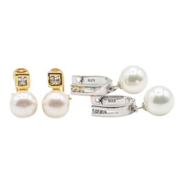 203 - DOS PARES DE PENDIENTES