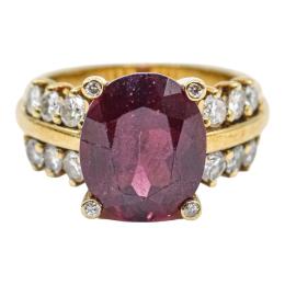 67 - ANILLO CON GRANATE Y BRILLANTES