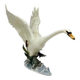 560 - FIGURA DE PORCELANA ALEMANA DE MEDIADOS DE S. XX