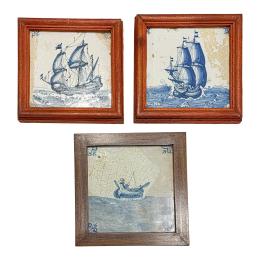 599 - TRES BALDOSAS DE CERÁMICA DE DELFT CIRCA 1700