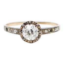 357 - SORTIJA SOLITARIO CON DIAMANTE, DE PPS. DEL S.XX