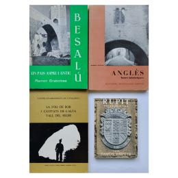 295 - CUATRO LIBROS SOBRE LUGARES EMBLEMÁTICOS DE CATALUNYA