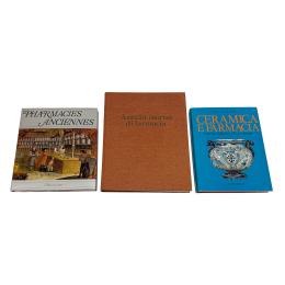 617 - TRES LIBROS DE FARMÁCIAS