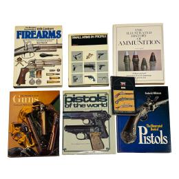 609 - SIETE LIBROS SOBRE PISTOLAS Y REVOLVERES