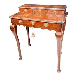 512 - MUEBLE ESCRITORIO ESTILO REINA ANA PRIMERA MITAD SIGLO XIX