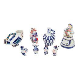 665 - CONJUNTO DE PIEZAS DE PORCELANA DE SARGADELOS