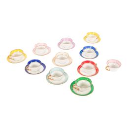 671 - CONJUNTO DE TAZAS Y PLATOS SEGUNDO TERCIO DEL SIGLO XX