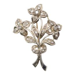 60 - BROCHE FLORAL CON DIAMANTES