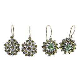 113 - DOS PARES DE PENDIENTES 