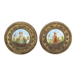 717 - PAREJA DE PLATOS DECORATIVOS CIRCA 1900