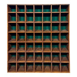 785 - MUEBLE EXPOSITOR DEL ÚLTIMO CUARTO DEL S.XX