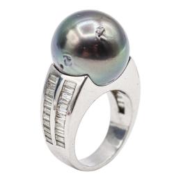 101 - ANILLO CON PERLA TAHITÍ Y DIAMANTES