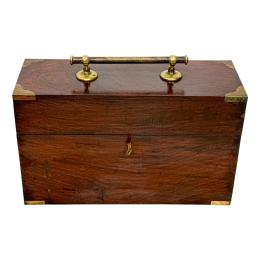 1374 - CAJA MALETÍN BOTELLERO DEL SEGUNDO TERCIO DEL S.XX