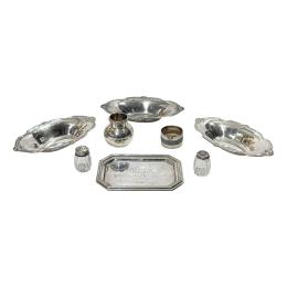 1033 - CONJUNTO DE PIEZAS VARIADAS DE PLATA DE MEDIADOS DE SIGLO XX