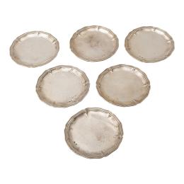 1123 - SEIS PLATITOS PANEROS DE PLATA DE MEDIADOS DE S. XX