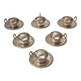 1125 - SEIS TAZAS CON PLATO DE PLATA PRIMER TERCIO DE SIGLO XX
