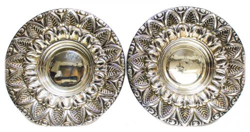 PAREJA DE PLATOS DE PLATA