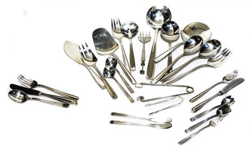 CUBERTERIA EN PLATA PARA 12 SERVICIOS