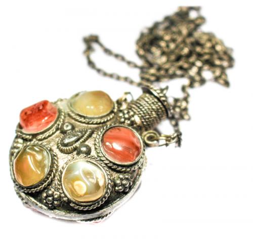 COLGANTE ESPECIERO EN METAL PLATEADO