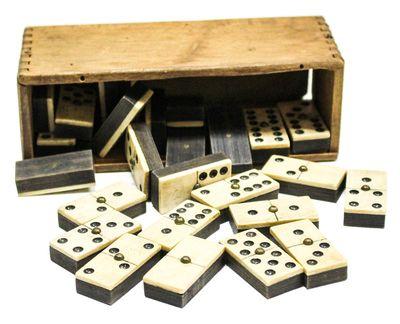 JUEGO DE DOMINÓ AÑOS 40-50