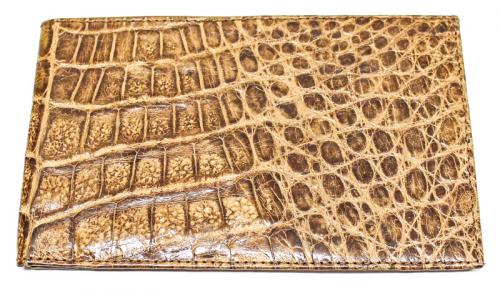 CARTERA DE CABALLERO EN PIEL DE COCODRILO MARRÓN