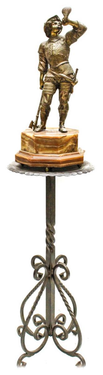FIGURA EN BRONCE "SOLDADO TOCANDO EL CUERNO". AÑOS 50