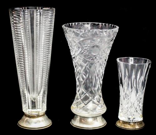 TRES JARRONES EN CRISTAL Y PLATA