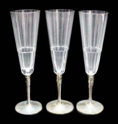 CONJUNTO DE DOCE COPAS DE CAVA EN CRISTAL Y PLATA