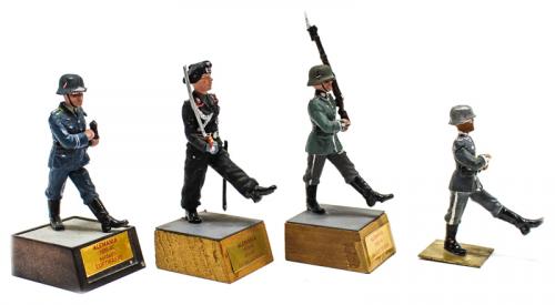 CUATRO SOLDADOS DE PLOMO DE LOS AÑOS 60