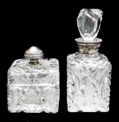 FRASCO PERFUMERO Y TARRO ALGODONERO
