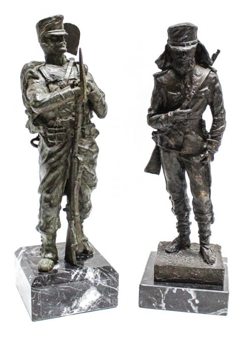 DOS FIGURAS DE "SOLDADOS"