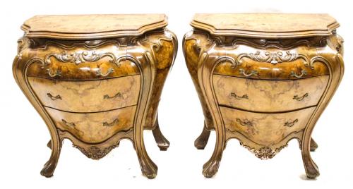PAREJA DE MESITAS DE NOCHE ESTILO ROCOCÓ